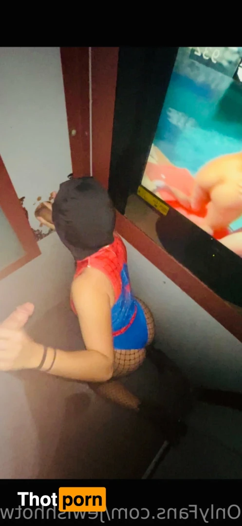 JewishHotWife 16031448