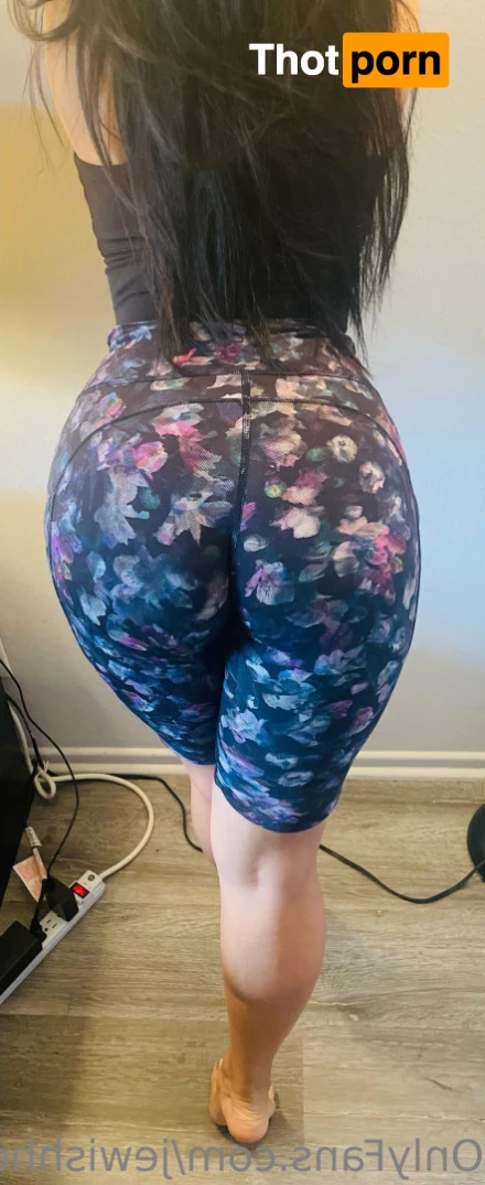 JewishHotWife 16031482