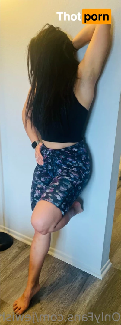 JewishHotWife 16031571