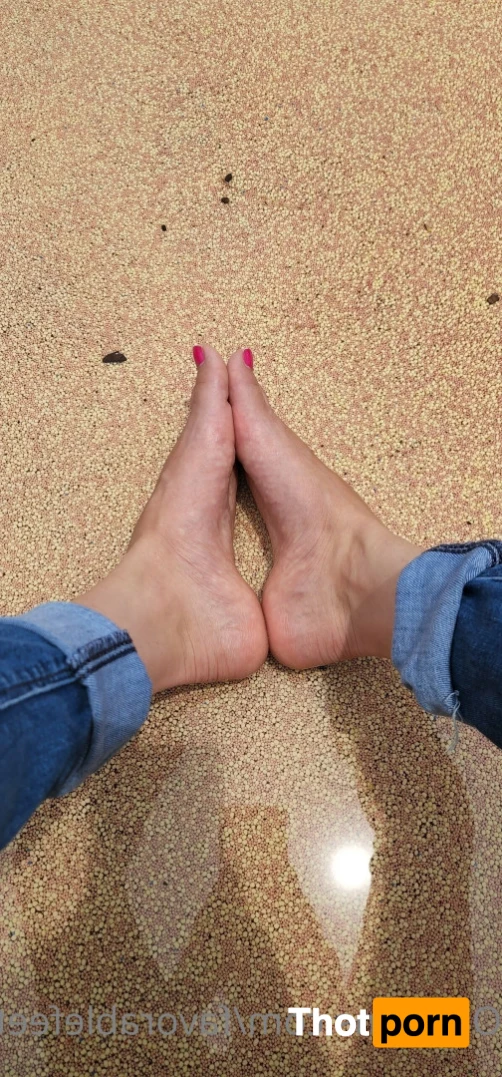 Favorable Feet 11062745