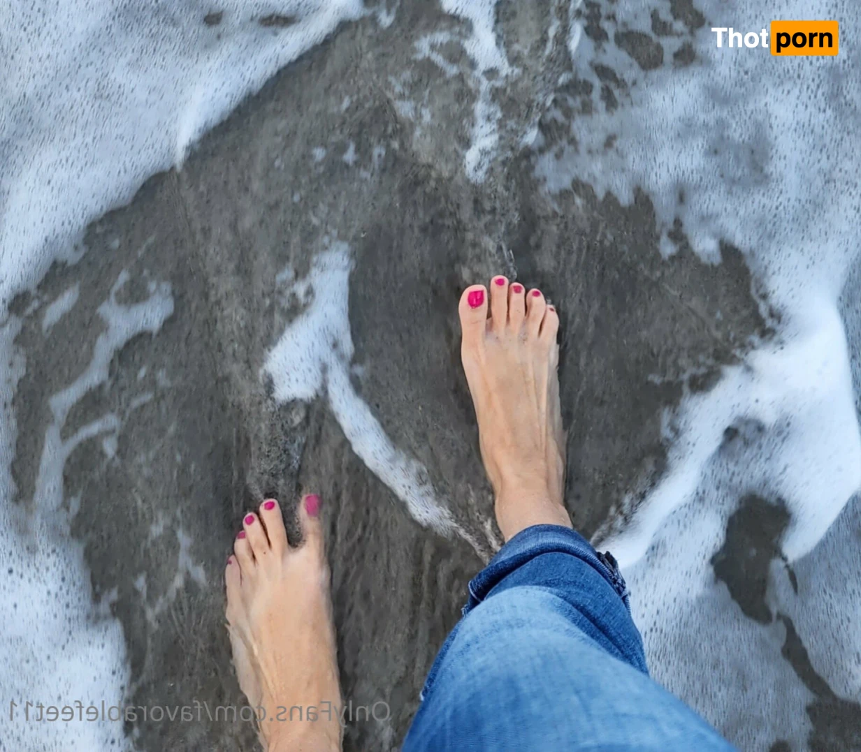 Favorable Feet 13889708