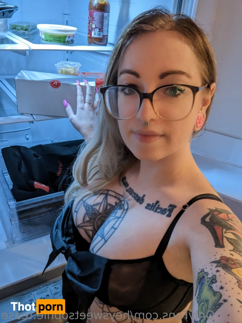 Sophie's 💦💦💦 ☔ 16055605