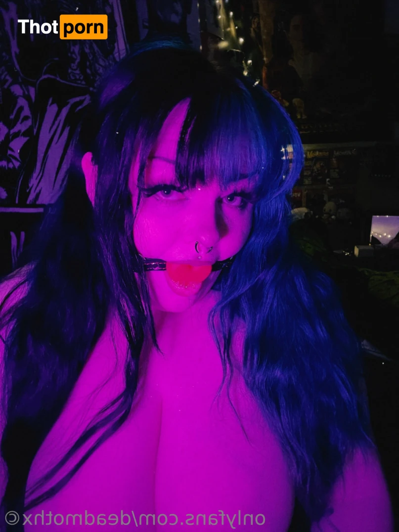 𖤐𝕱𝖊𝖗𝖓 𐀔 𝘵𝘩𝘦 𝘣𝘥𝘢𝘺 𝘴𝘭𝘷𝘵  ̖́- 15438964