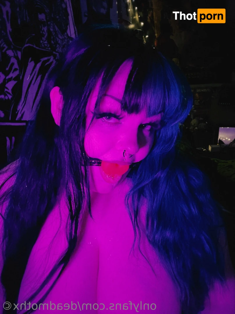 𖤐𝕱𝖊𝖗𝖓 𐀔 𝘵𝘩𝘦 𝘣𝘥𝘢𝘺 𝘴𝘭𝘷𝘵  ̖́- 15439134