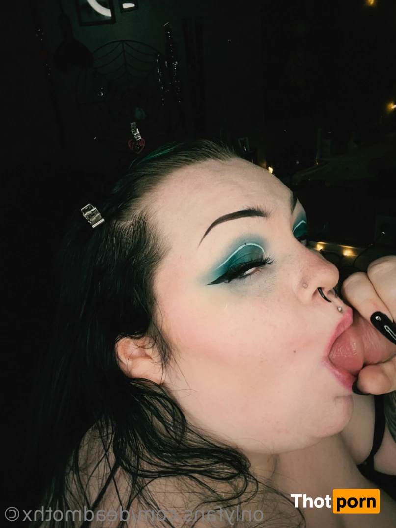 𖤐𝕱𝖊𝖗𝖓 𐀔 𝘵𝘩𝘦 𝘣𝘥𝘢𝘺 𝘴𝘭𝘷𝘵  ̖́- 15439452