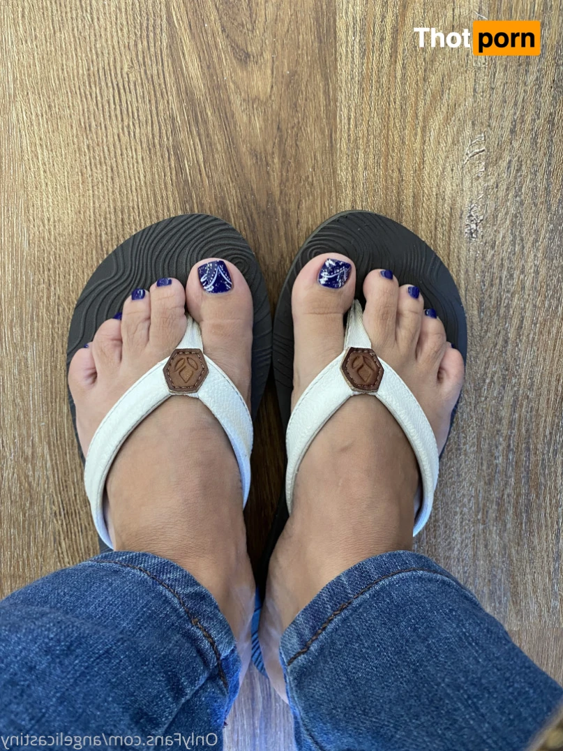 Little foot 11533191