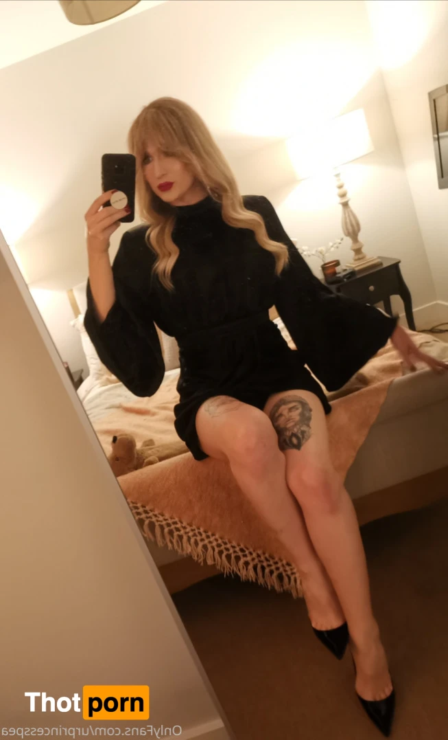 Mummy - Hung British TS 15506314