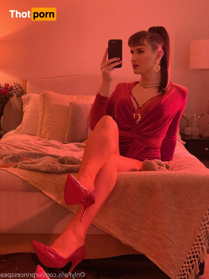 Mummy - Hung British TS 15506754