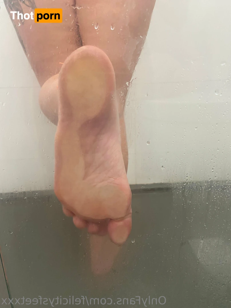 Felicity's feet 13759706