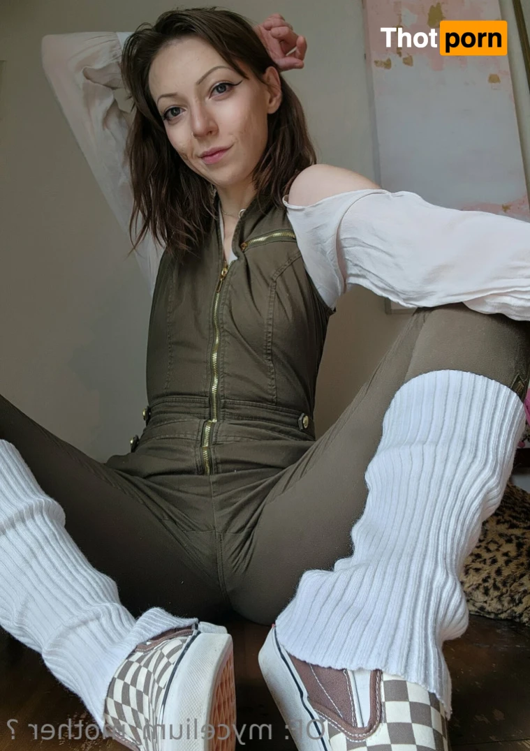 Hot Petite Mushroom Mom 🍄 15517430