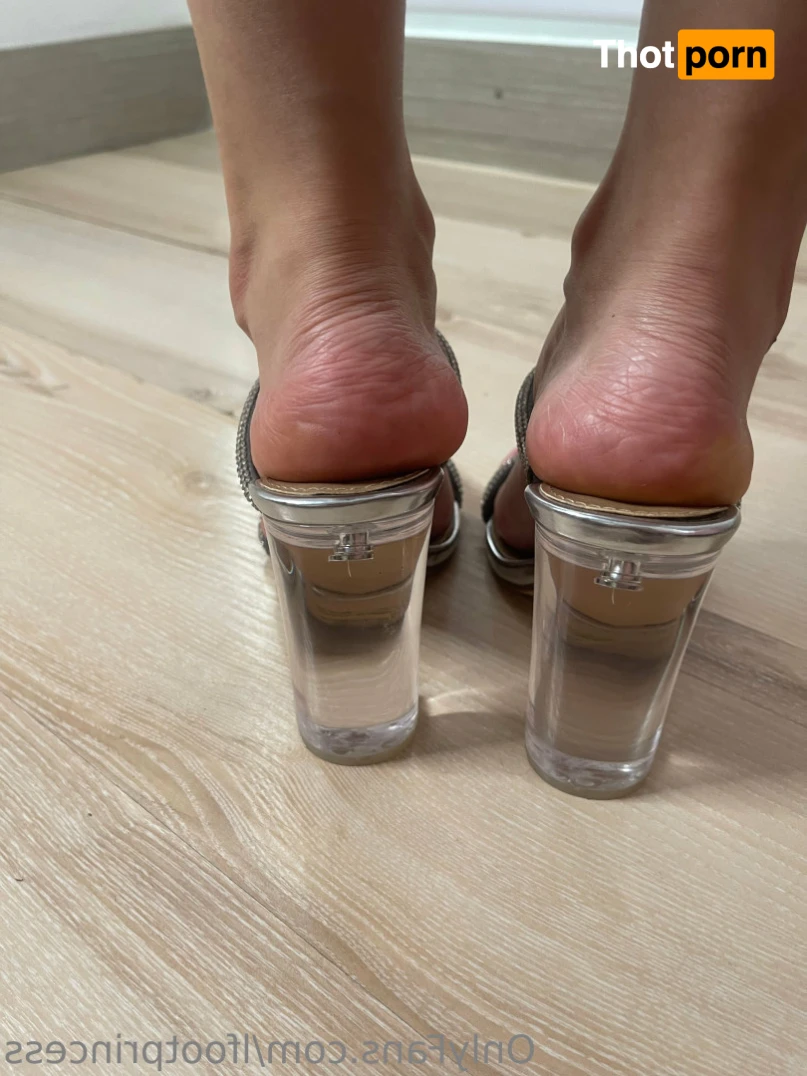 LittleFootPrincess 15355616