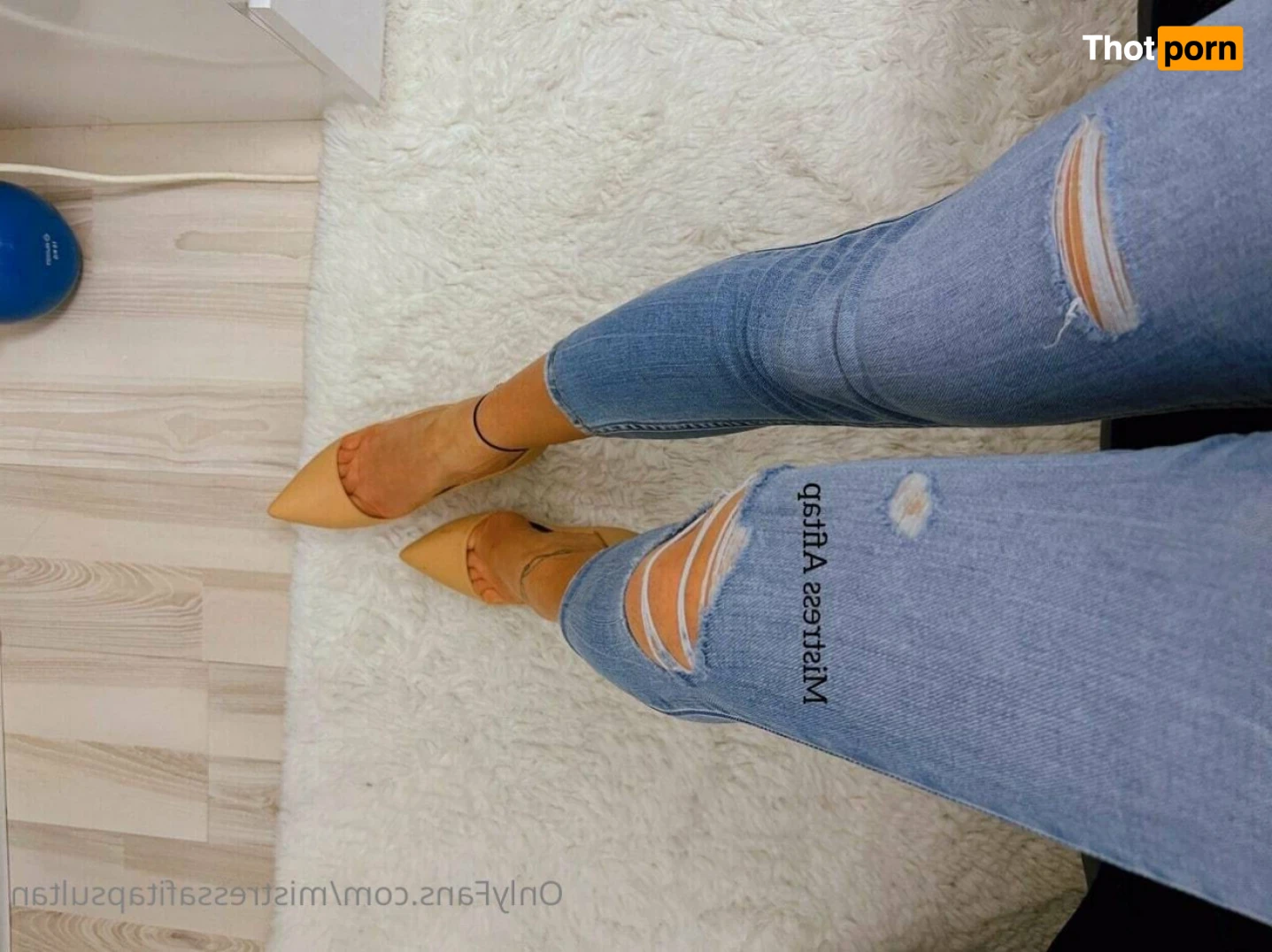 Mistress Afitap 14642396