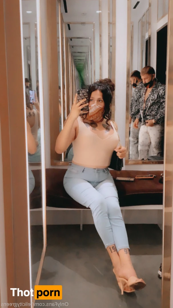 TS Felicity Fox 13777839