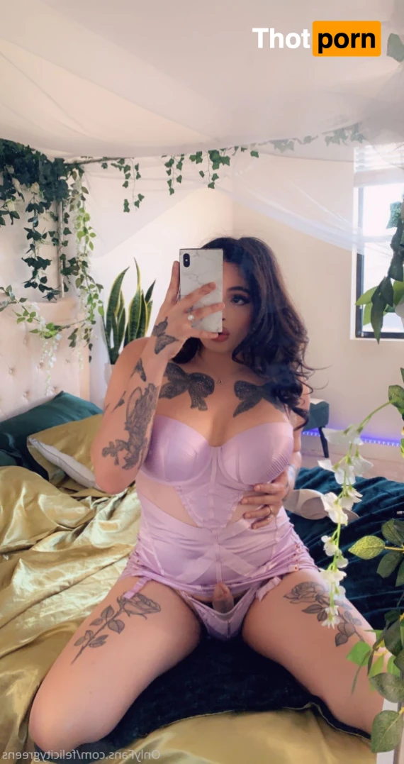 TS Felicity Fox 13778248