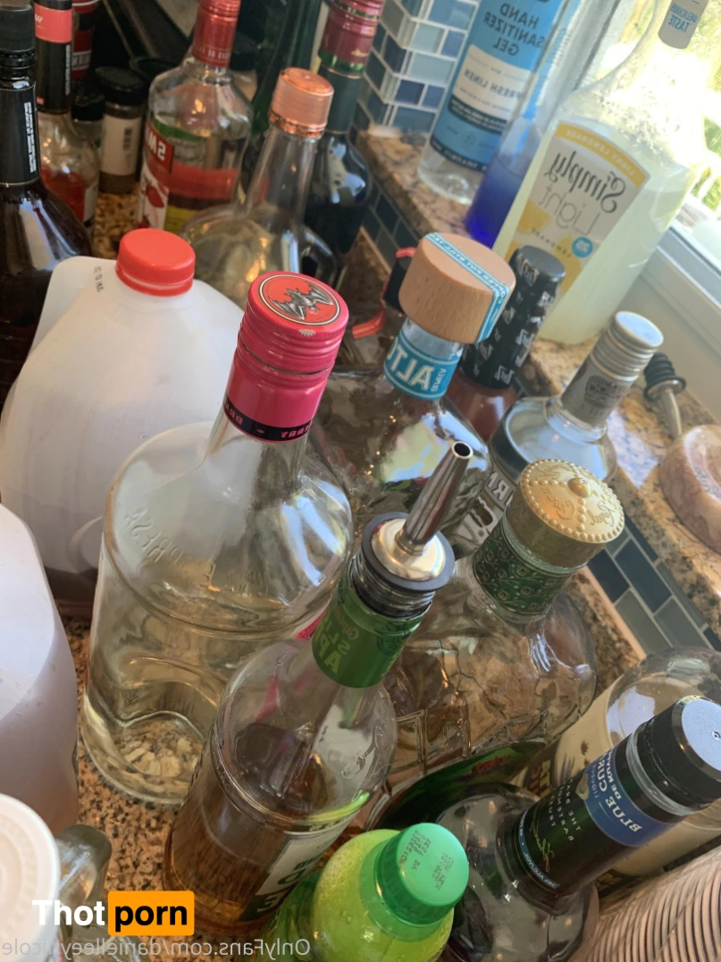 DanielleNicole 15561367