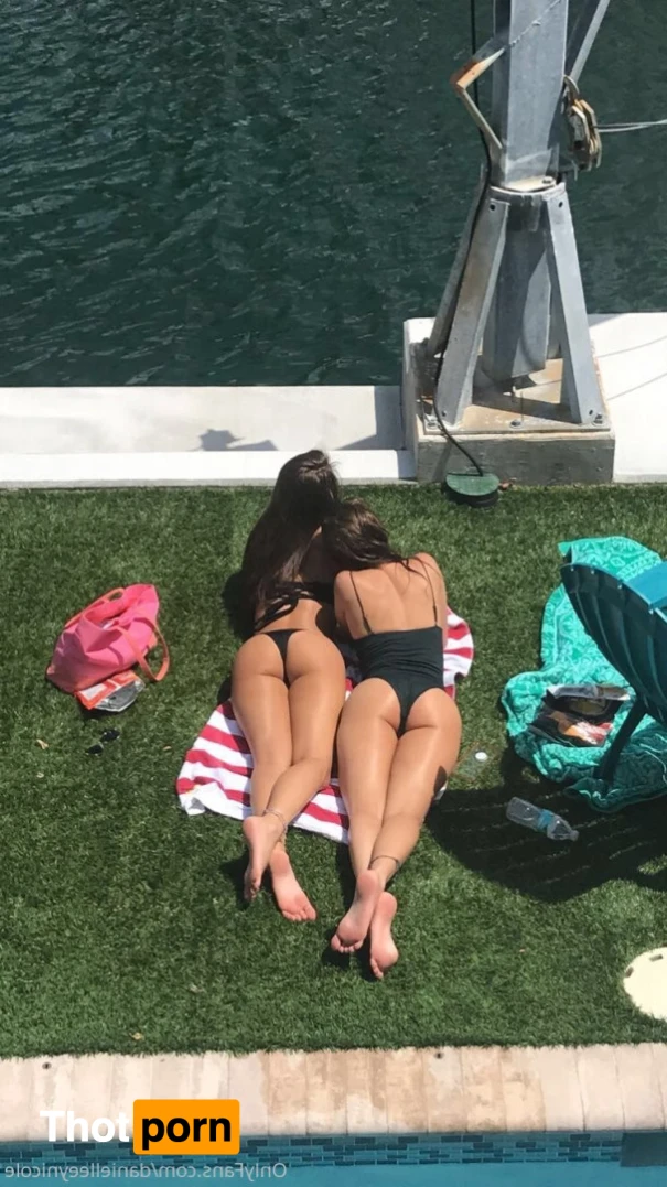 DanielleNicole 15562188