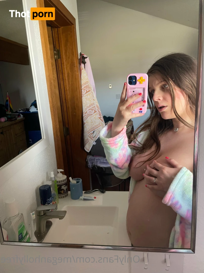 meganhollyfree 11154961