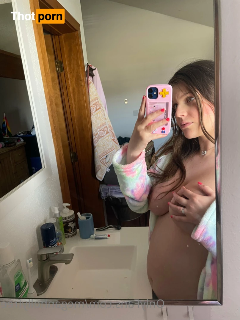 meganhollyfree 13771465