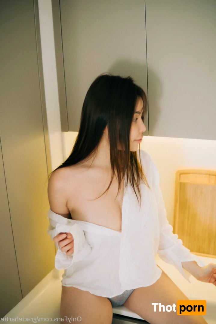 GRACIE HARTIE | #1 ASIAN ON OF 16435468