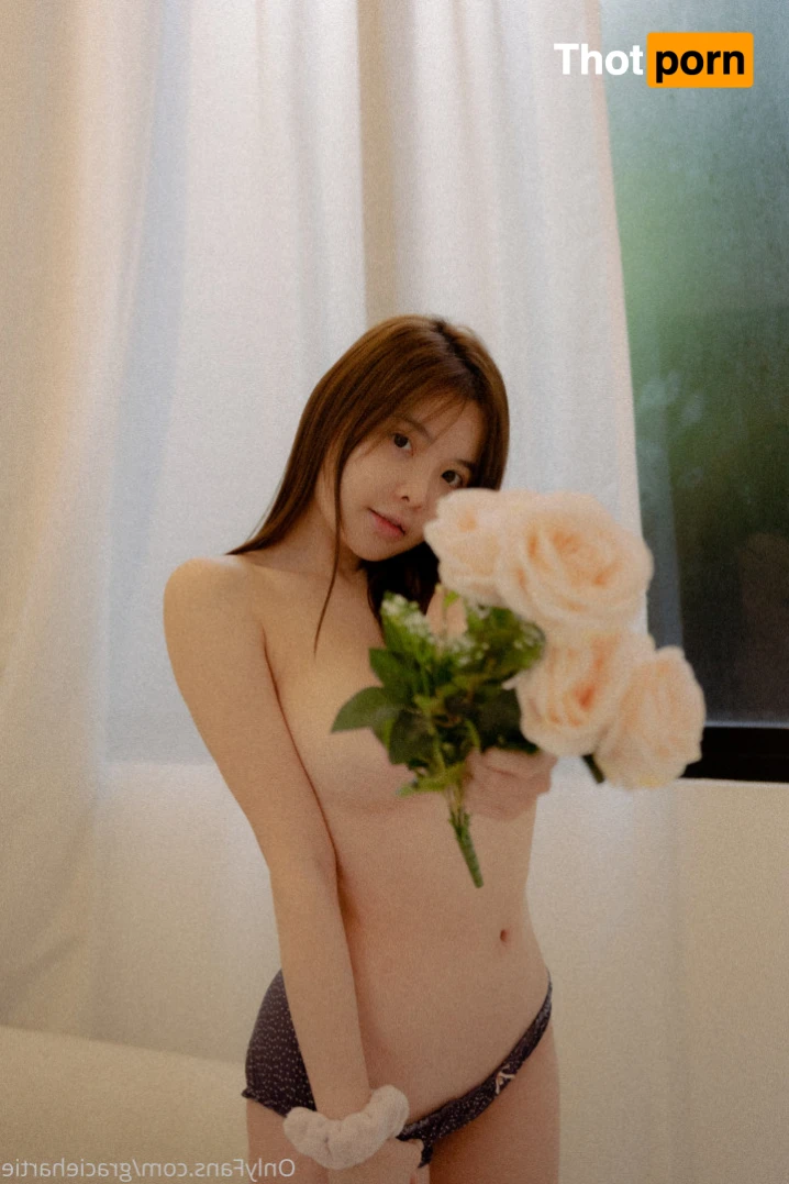 GRACIE HARTIE | #1 ASIAN ON OF 16435473