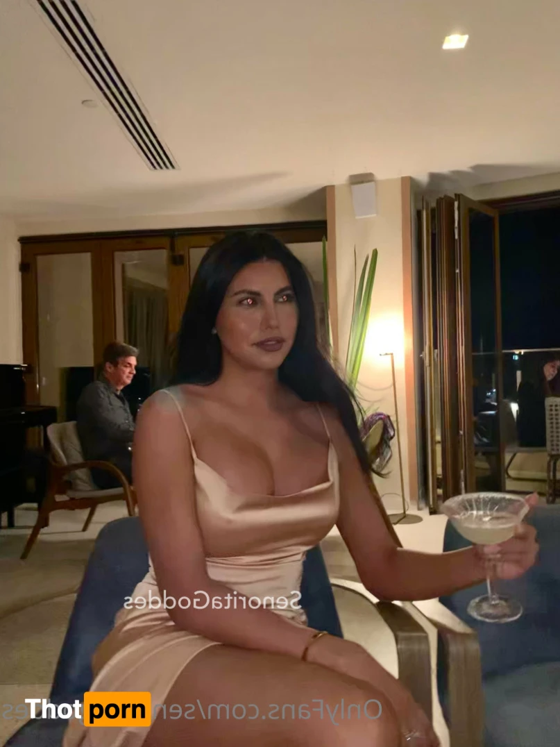 senoritagoddes 16360562