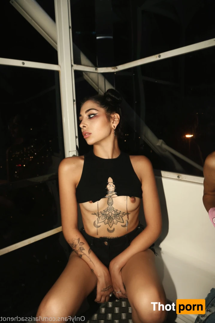 Larissa Chenot 15430474