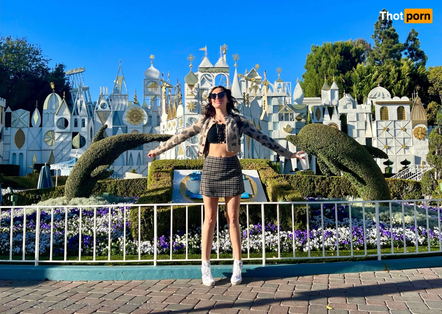 Charlotte Sins 15266270