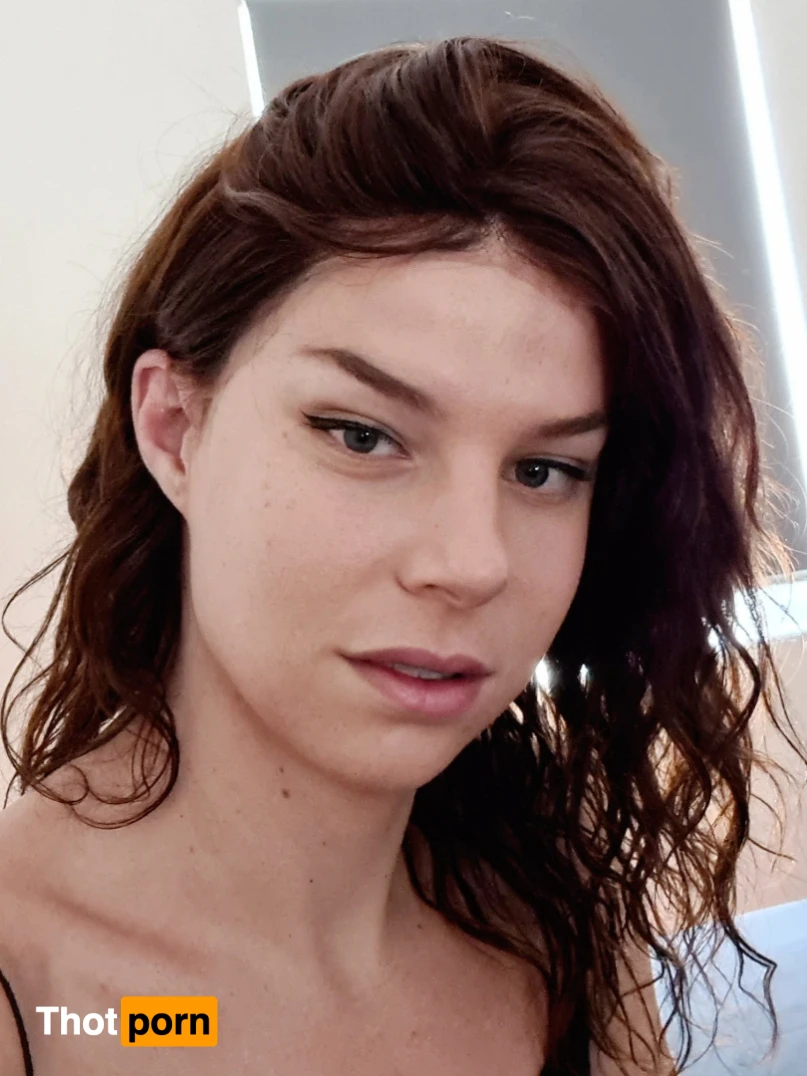 Hayley Green 16381771