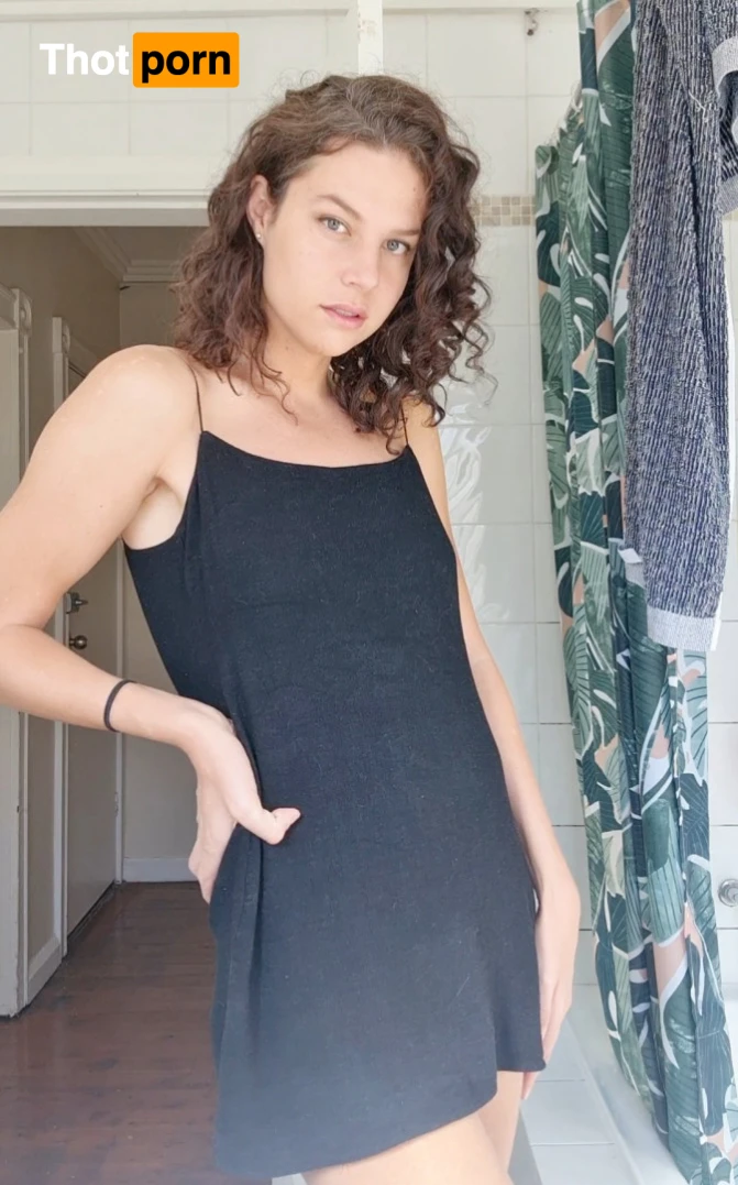 Hayley Green 16381783