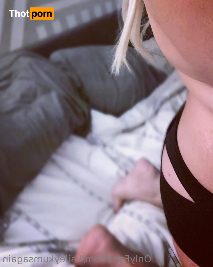 Kailey Kums 🎀 14082931