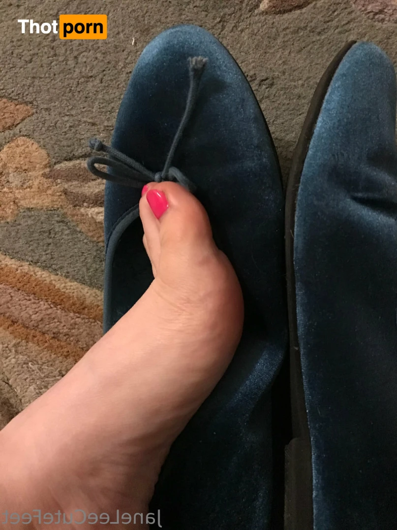 Janeleecutefeet 11275400