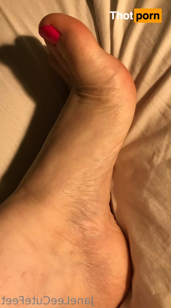Janeleecutefeet 16140143
