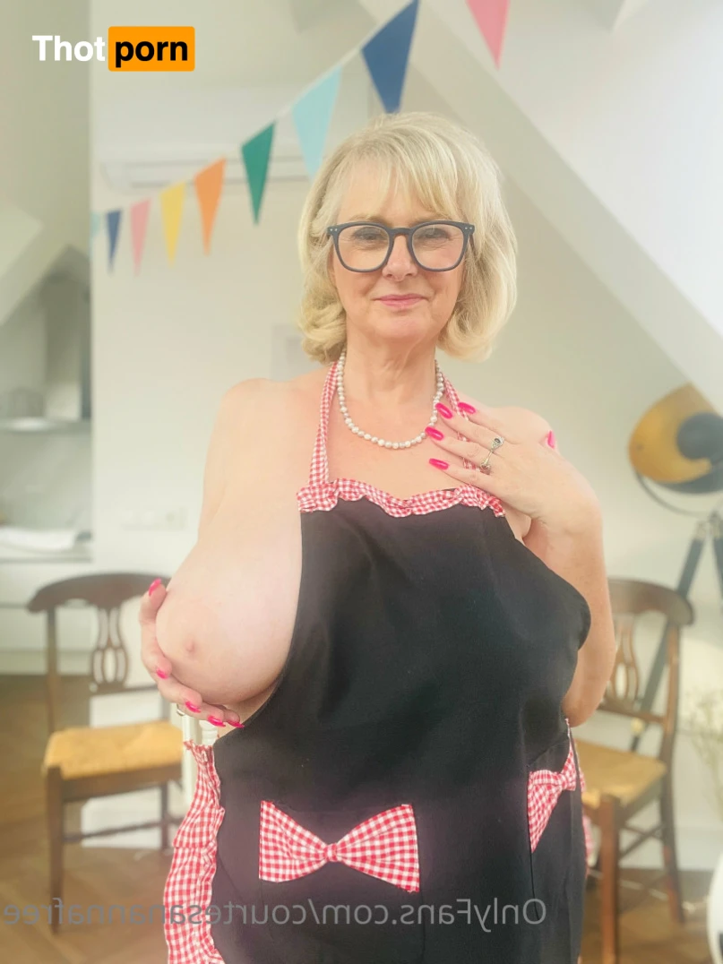 CourtesanannaFREE 15838410