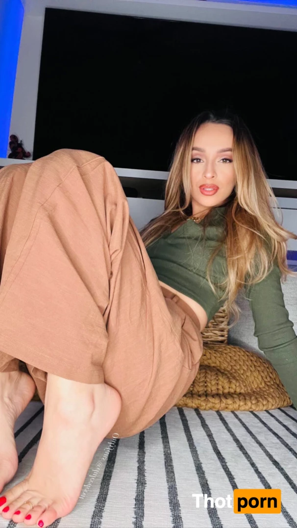 DulcedeCat FEET 👣 14936914