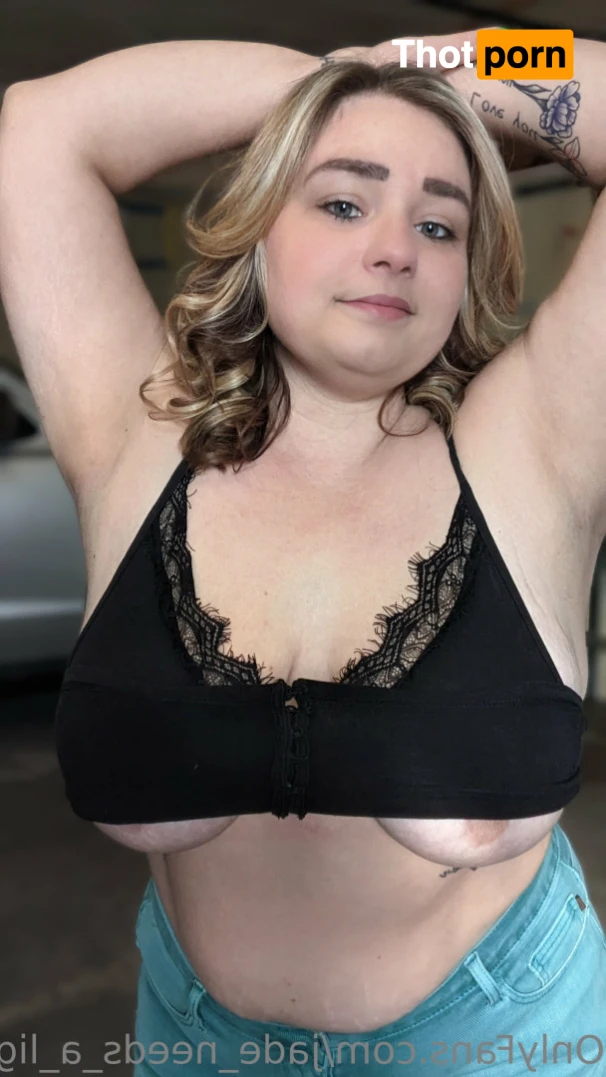 Jade_needs_a_light 11374869