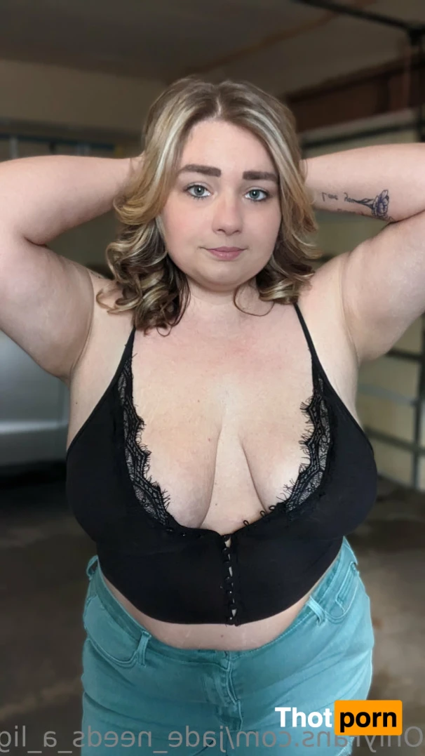 Jade_needs_a_light 11379898