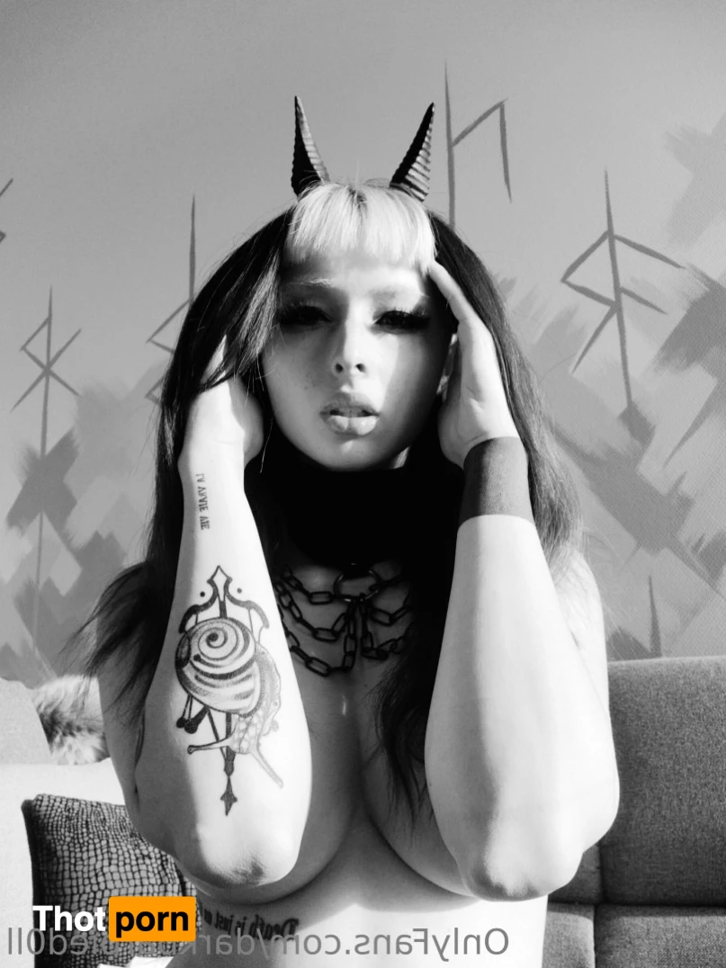 darkbarbied0ll 15539899