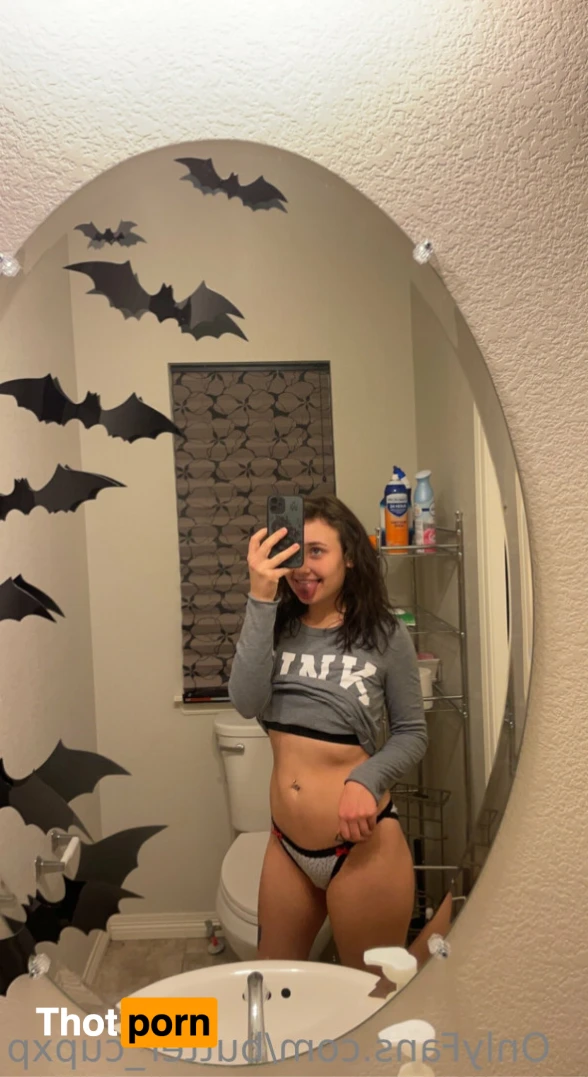 Buttercup_Cakes 🎂 12822604