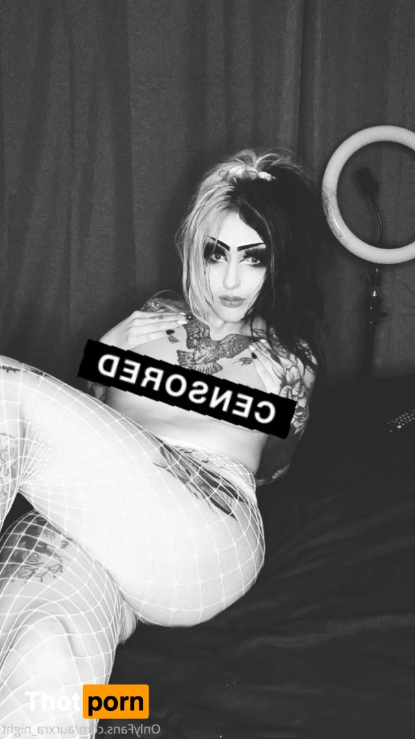 Mistress Harley 12912807