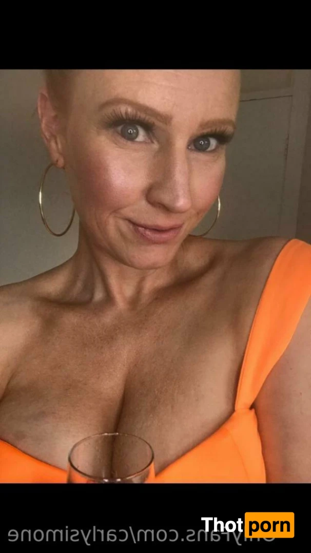 Carly Simone 13124511