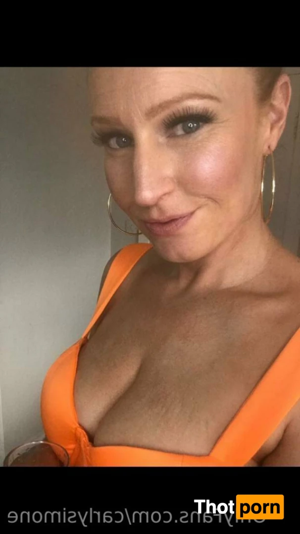 Carly Simone 13130603