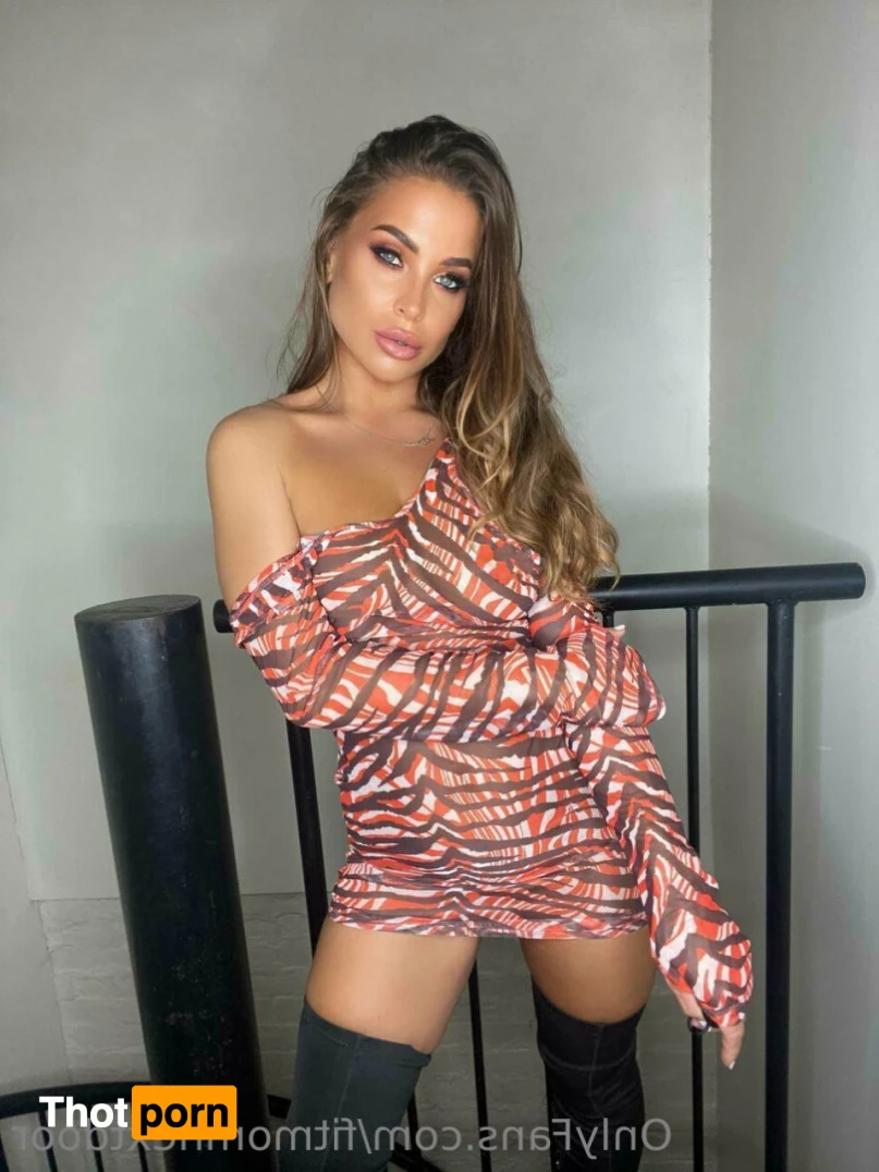 fitmomnextdoor 13290612