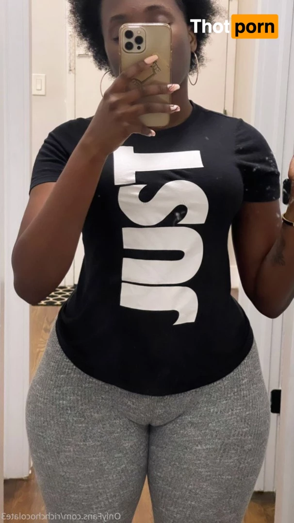 Rich chocolate 🍫🥛 1015064