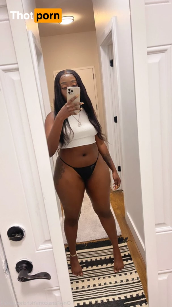 Rich chocolate 🍫🥛 1015103