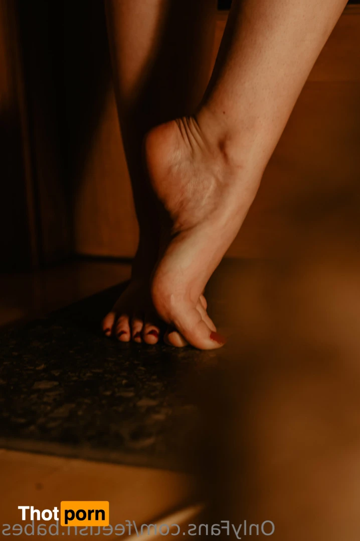 Feetish Babes 14017510