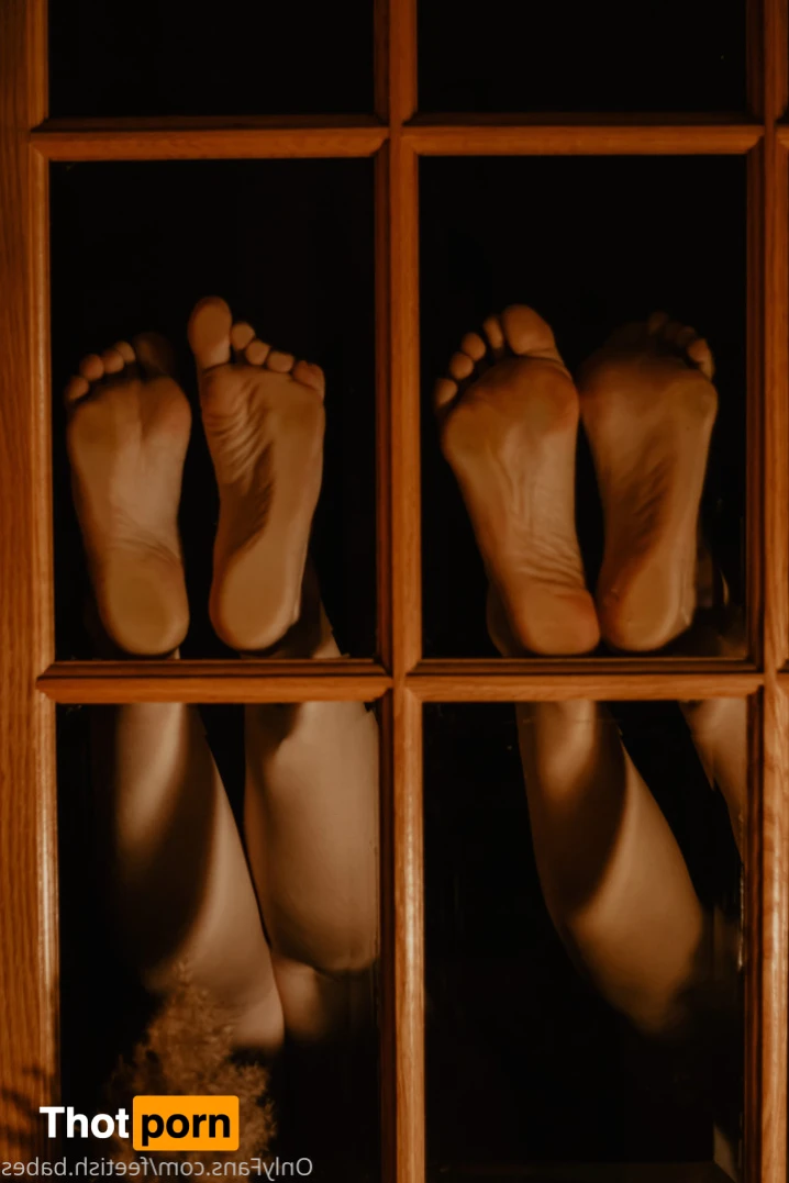Feetish Babes 15642440