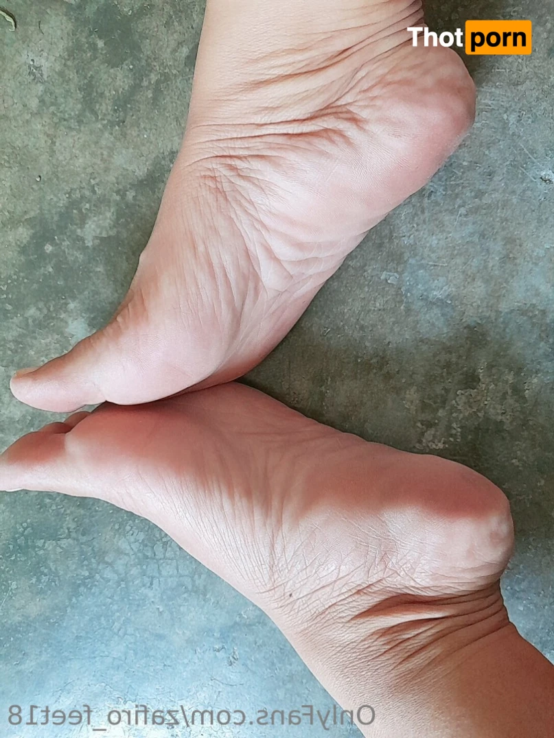 Zafiro-Feet92 14176398