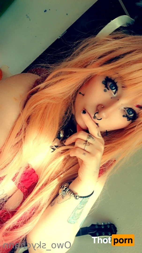 Sky_Onii~chan🐾🎮 14347960