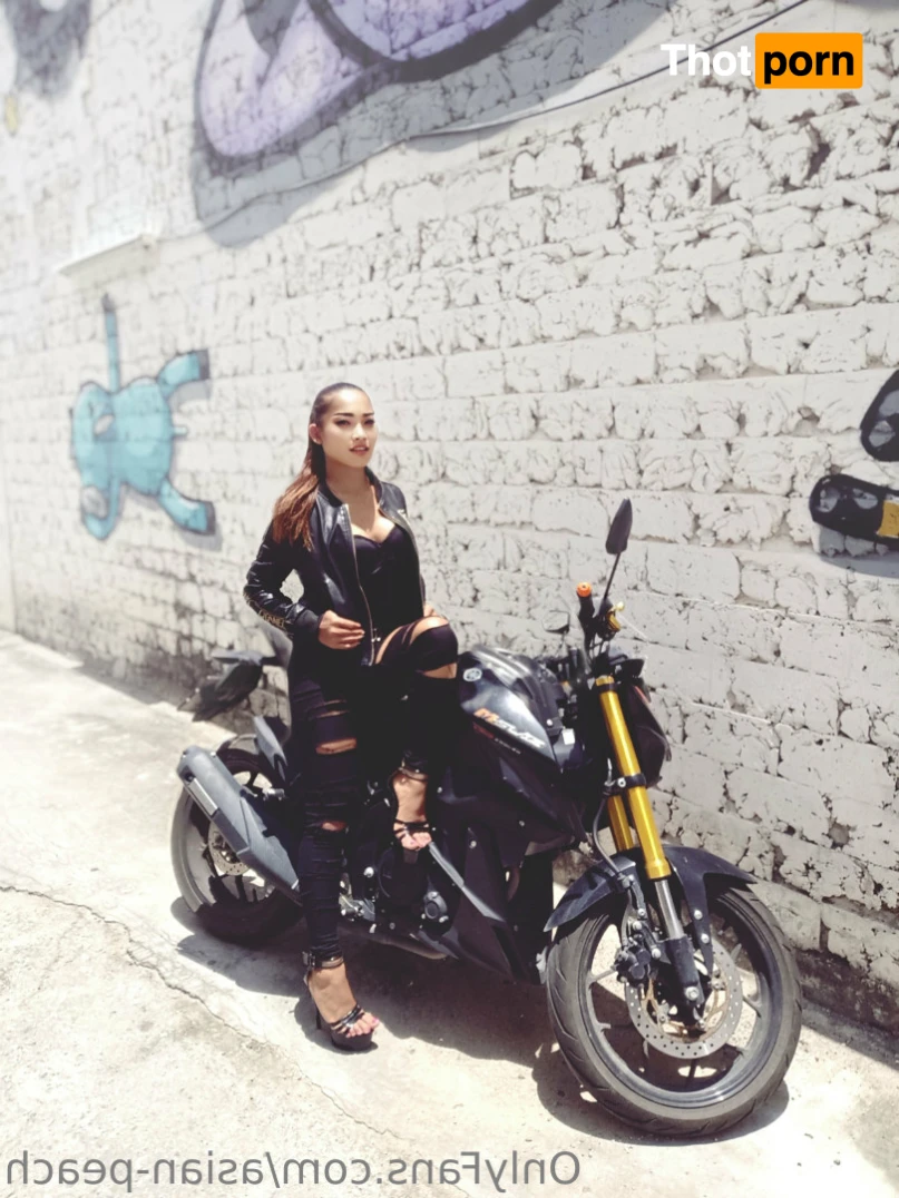 asian-peach 14349425