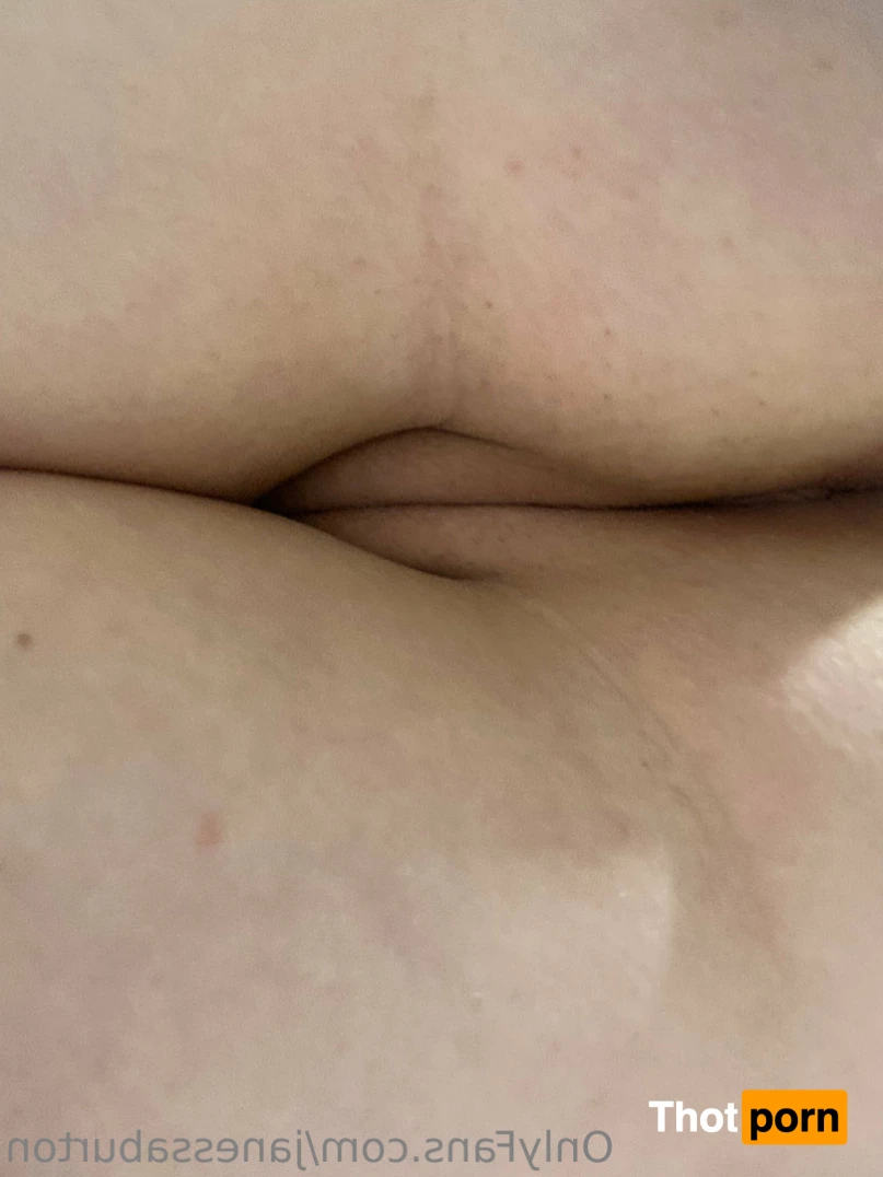 Janessa Burton 16088009